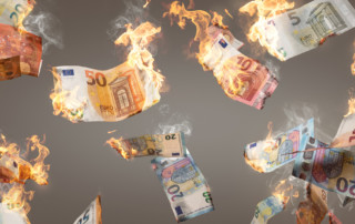 Brennende Geldscheine